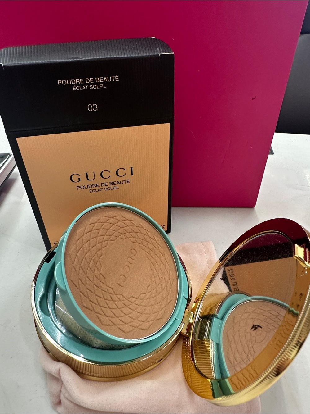 Gucci Poudre de Beauté Éclat Soleil Compact Bronzer - Tan & Gold